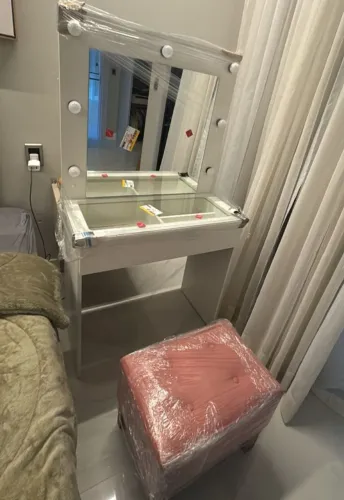 Camarim Joana com banqueta grátis 