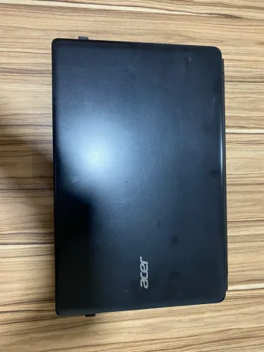 Notebook Acer E1