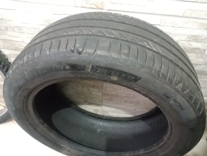 Pneu Michelin 215/50 R 17