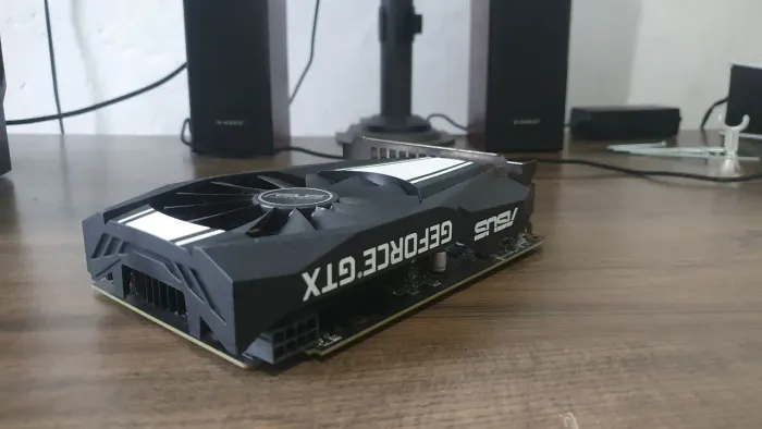Placa de Vídeo GTX 1660 (COM DEFEITO)