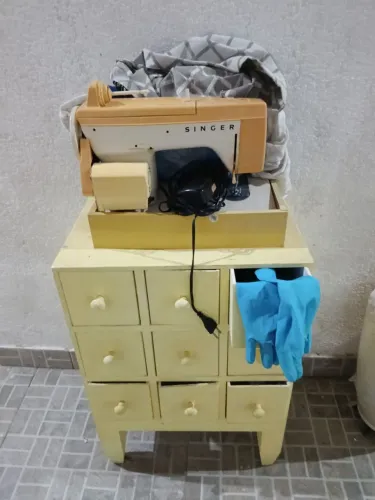 Máquina de costura em ótimo estado