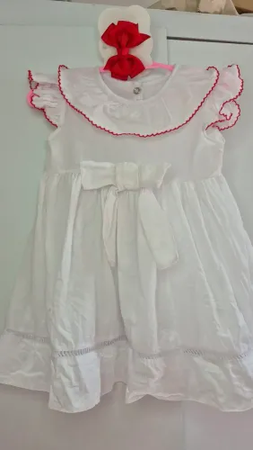 Vestido infantil com laço 