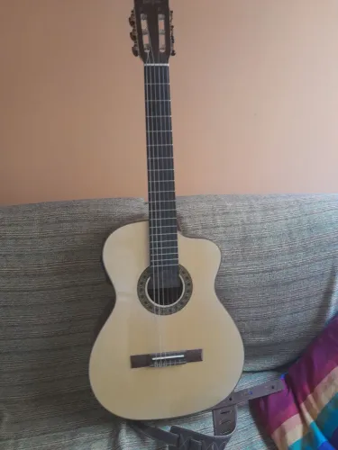 Violão eletroacústico Rozini cutway pouquíssimo uso!