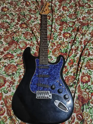 Guitarra elétrica giannini