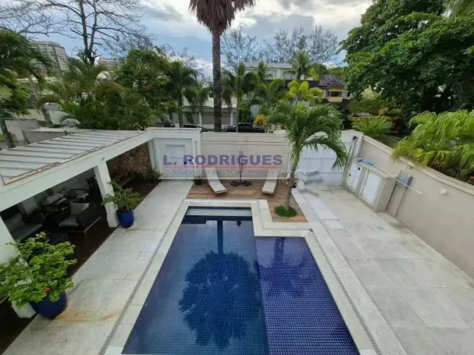 Casa à venda no Condomínio Jardim Marapendi - Barra da Tijuca com 503m² por R$8.500.000,00