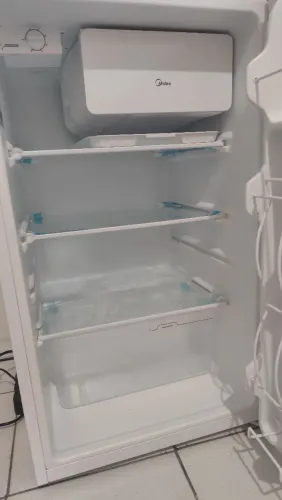 Frigobar Midea 124L