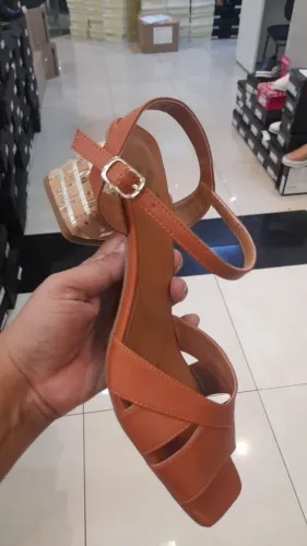 Sandalia (Tamanho 40)