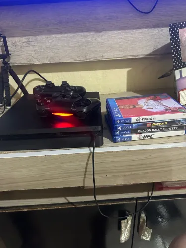 Playstation 4, 2 Controles + 4 Jogos