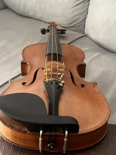 Violino Stradivarius 1713 - Aprox 75 anos de construído