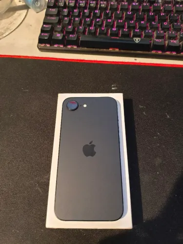 iPhone 16e