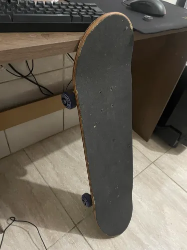 Skate semi Novo