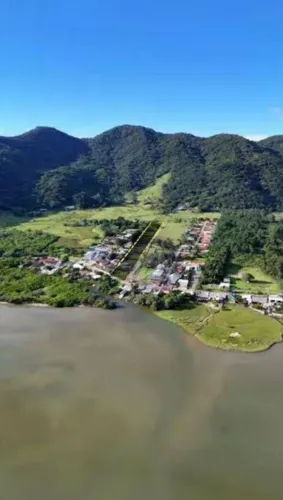 Seu lote com Escritura Pública a metros do Mar caieira , Ribeirão da Ilha