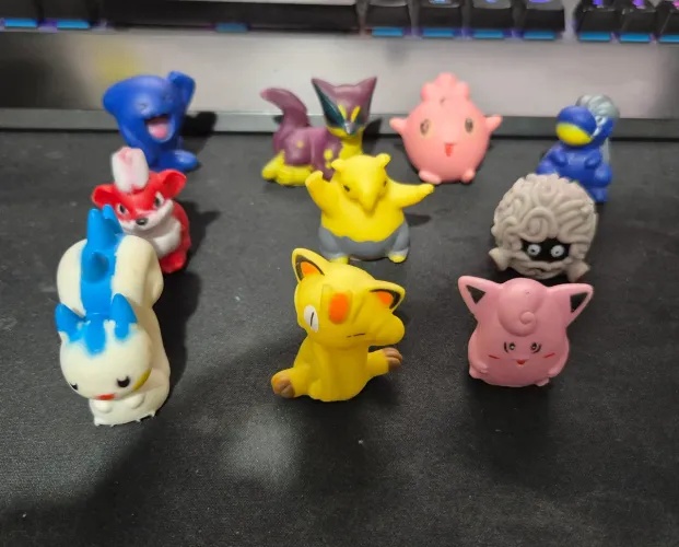 miniaturas de Pokémon dedoche 