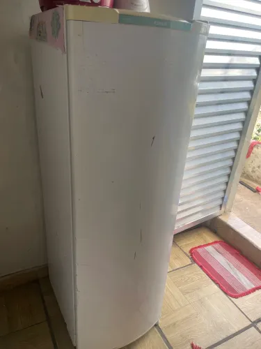 Vende-se Geladeira