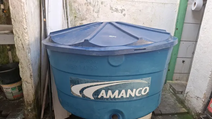Vendo caixa d'água de 1.000 lt marca amanco