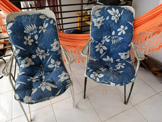 Cadeiras antigas para terraço