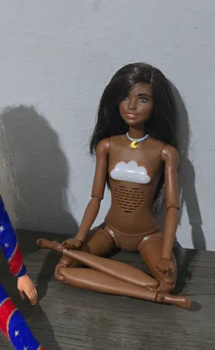 Boneca Barbie articulada - Respire Comigo 2019 Negra