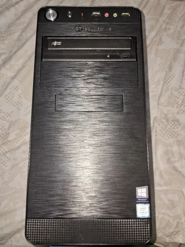 Gabinete Goldentec i5 (com avarias)