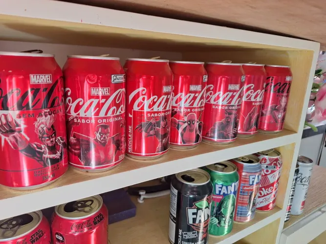Latas coca-cola coleção MARVEL
