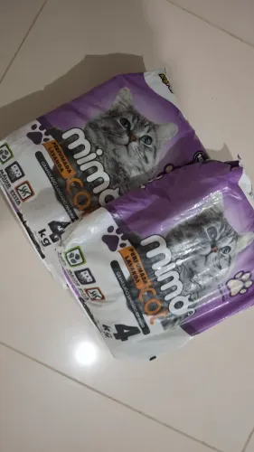 Vende se areia para gato