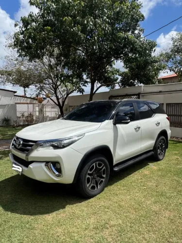 Toyota Hilux SW4 SRX 4X4 2.8 TDI 16V Dies. Aut. 2017