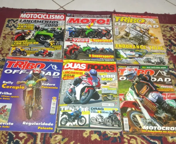 Coleção de carros e motos.