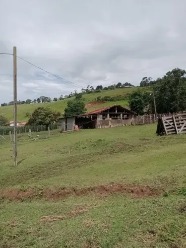 sítio de 5 alqueires, na rodovia MG 460 ( Extrema a Munhoz MG) Pedra Bela SP