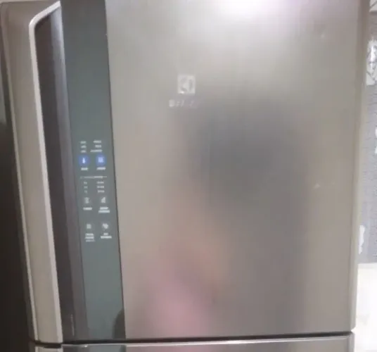 Vendo Geladeira Electrolux Frost Free473litros inox