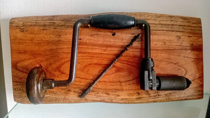 Ferramenta antiga centenario Arco Pua furadeira manual madeira coleção vintage exposição