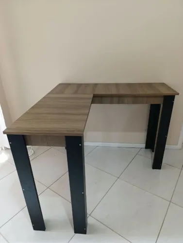 Mesa de Escritório em L - Ideal para Estudos e Home Office