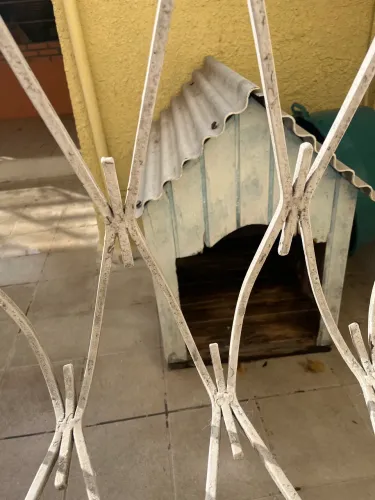 DOAÇÃO- Casinha de cachorro usada