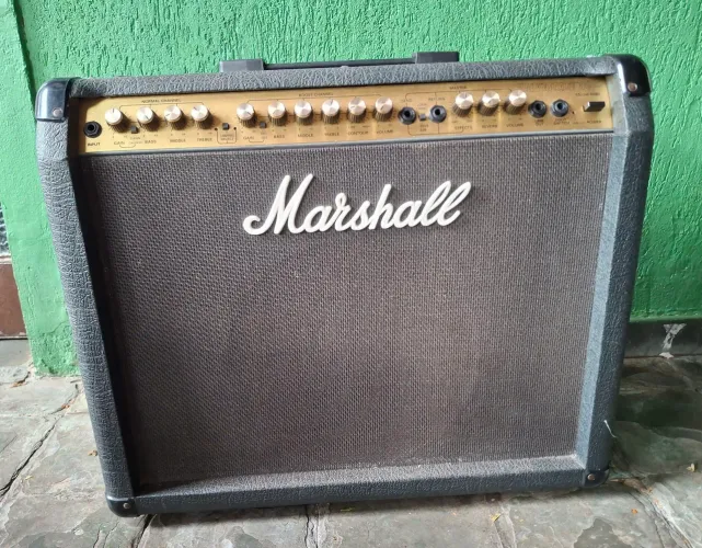Amplificador Marshall Valvestate 8080