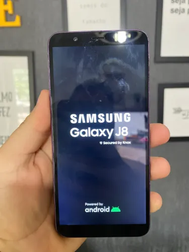 Samsung Galaxy J8 ? Roxo