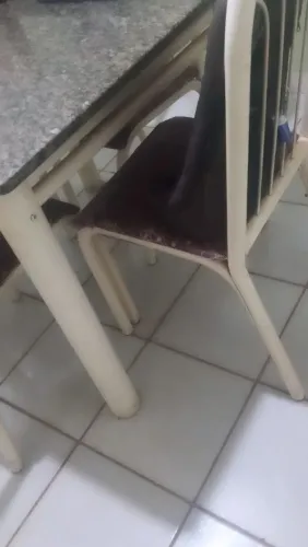 Mesa de Mármore 4 Cadeiras