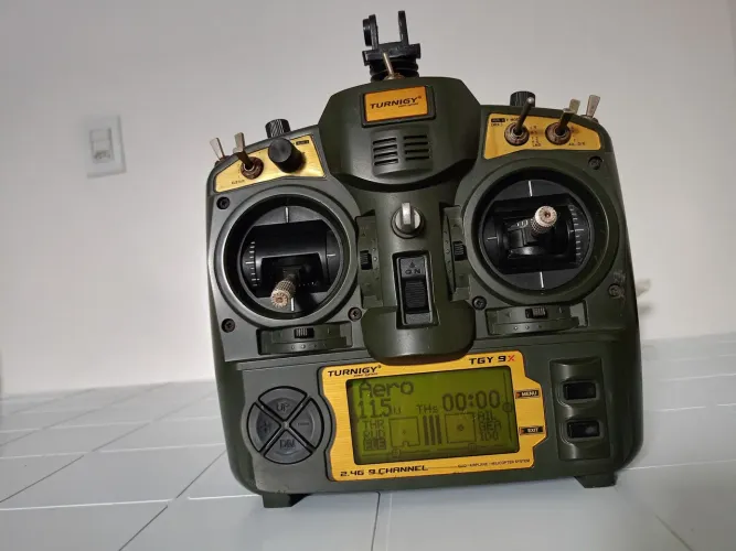 Rádio controle Turnigy 