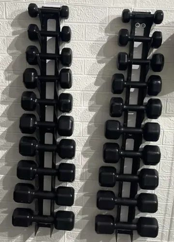 KIT DE HALTERES SEXTAVADOS EMBORRACHADOS 1 A 10 KG + SUPORTE | SEMI NOVO