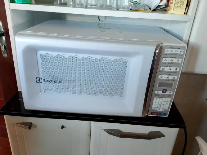 MICROONDAS ELECTROLUX (NOVO) 34 L 127 V
