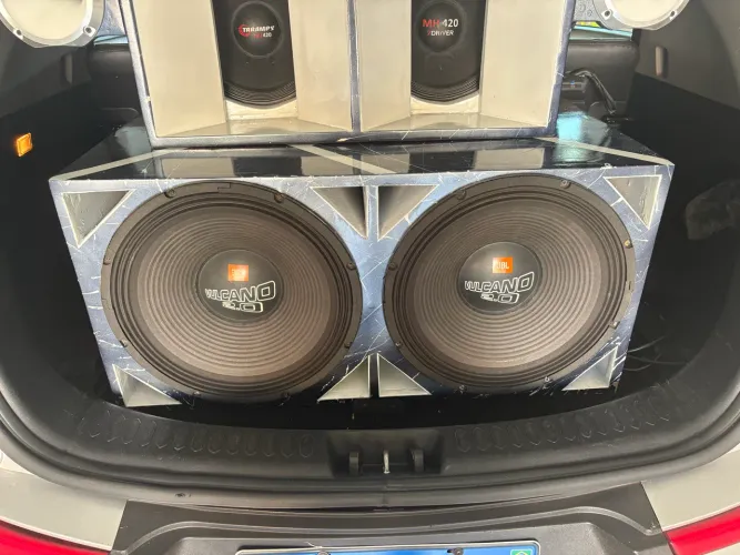 Vendo caixa com 2 alto falante Vulcano 2.0