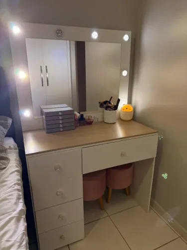 Penteadeira camarim com luzes 