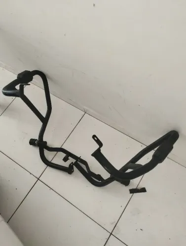Vendo protetor de carenagem da xre e um de Lander