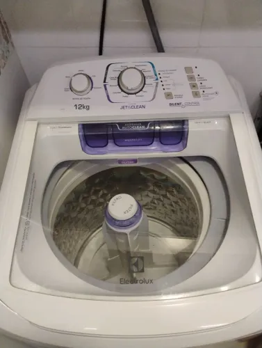 Máquina de lavar roupas Electrolux 12 kilos