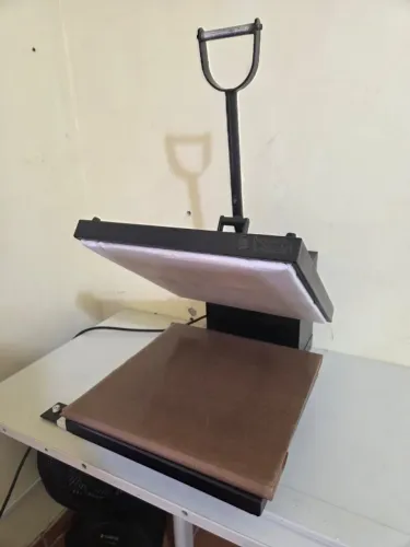 Prensa térmica 38 x 38 - Funcionando perfeitamente 220v