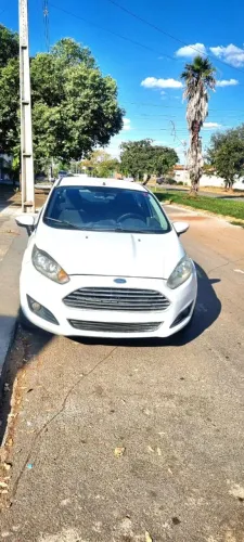 Ford Fiesta 1.6 16V Flex Aut. 5P 2014