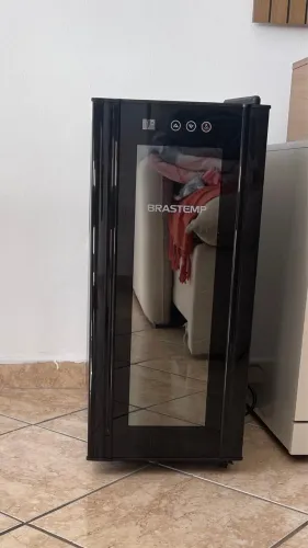Adega De Vinhos Brastemp Com Painel Touch Preto