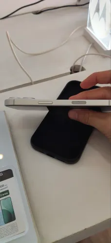 iPhone 16