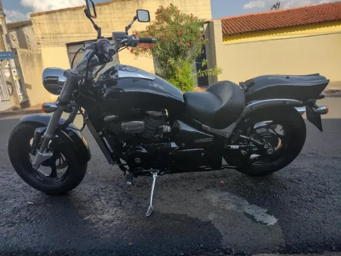 Suzuki Boulevard M800 2011