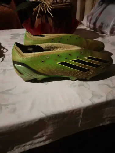 Chuteira 39 adidas original não e chinesa.