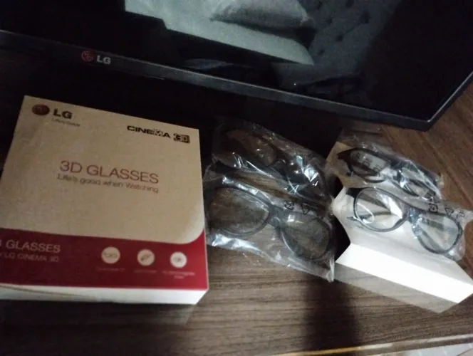 Imperdível ,Tv 39 polegadas Led, LG,3D, acompanha 4 óculos, nunca usado,  em perfeito.