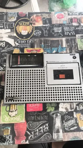 Radio e toca fita CCE CCR259 - tudo funcionando