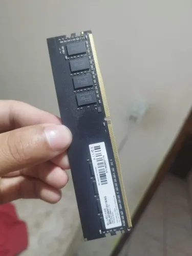 Vendo ou troco memória RAM 8 GB ddr4 MHz 2666